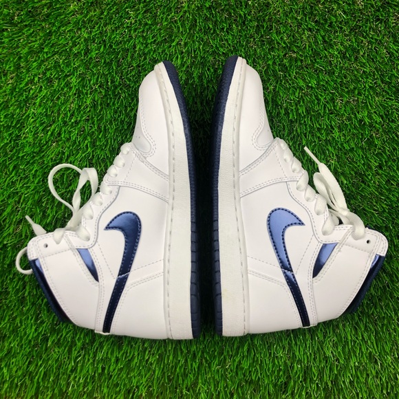 Air Jordan 1 Retro High OG ‘Metallic Navy’ - Picture 5 of 7